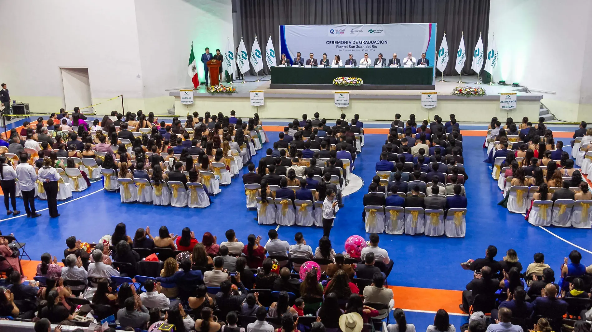 FOTO PRINCIPAL SJR Los alumnos fueron acompanados por sus familias